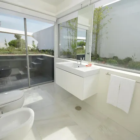 Morden Archictectural In Lisbon * Vau